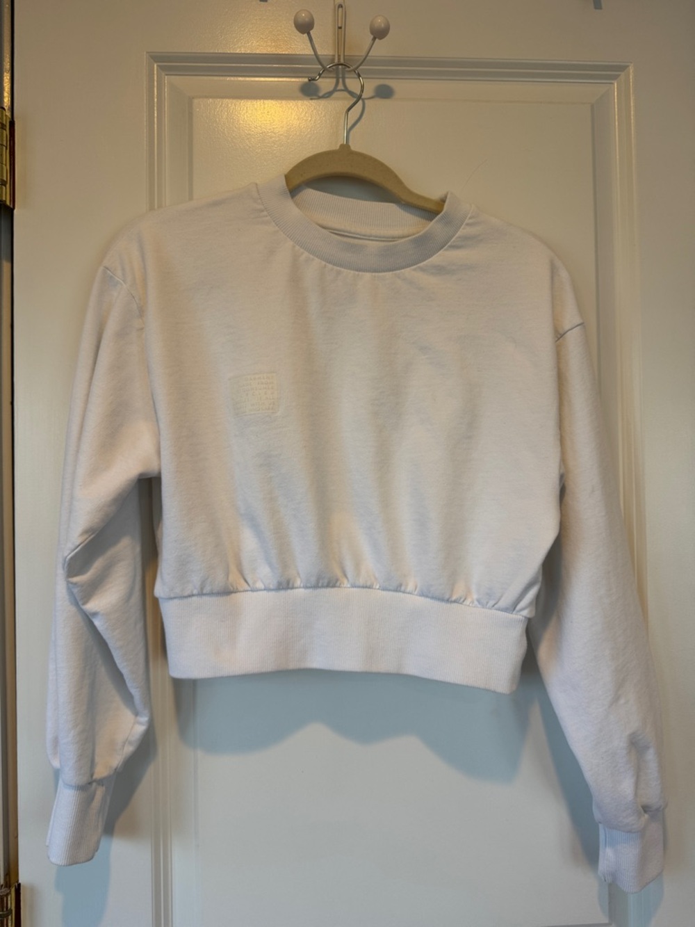 Noize White Cropped Crew Sweatshirt